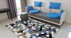 Thảm trải sàn phòng khách với thiết kế sáng tạo