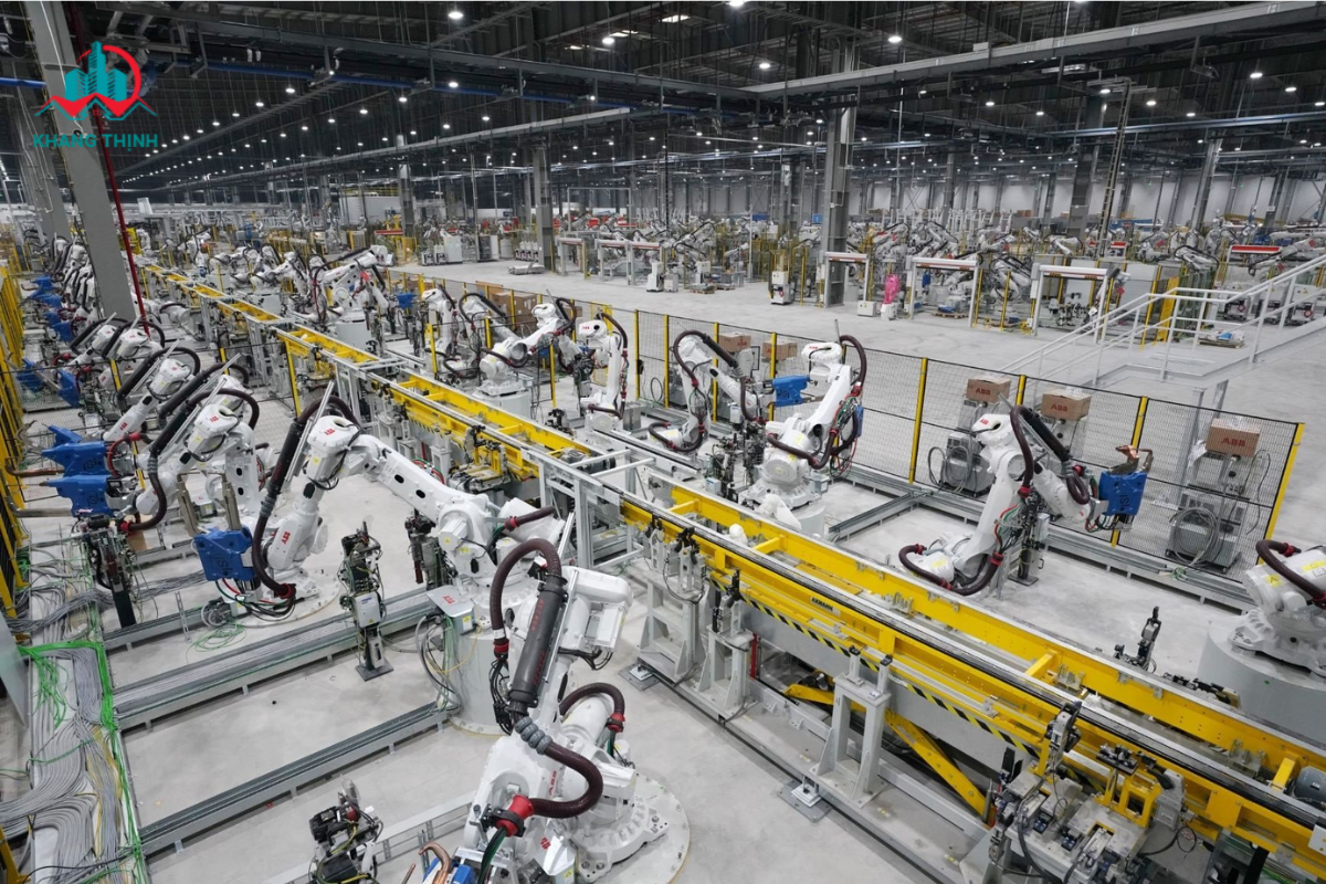 Nhà xưởng hơn 2000m2 với chuỗi sản xuất công nghiệp Nhà xưởng hơn 2000m2 với chuỗi sản xuất công nghiệp